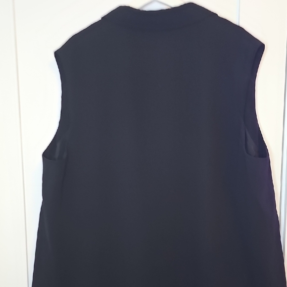 H&M Black Sleeveless Vest - Picture 7 of 7
